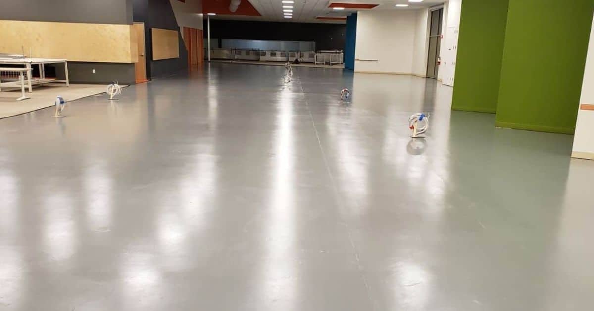 How does relative humidity affect the performance of an ESD floor?